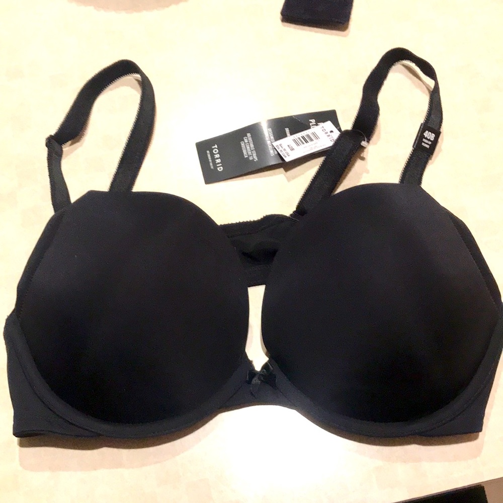 Torrid Push-Up Plunge black 40B brand new